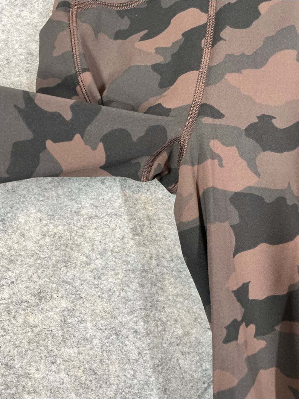 Lululemon Camo Leggings Brown Black Reflective Hem High Rise Yoga Pants Size 4 - Picture 9 of 15